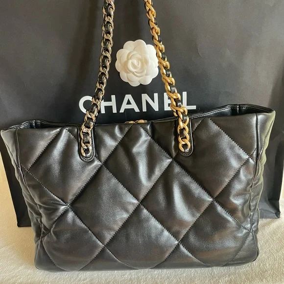 CHANEL 19 Black Leather Tote Handbag Mint 100% Authentic. - Picture 3 of 16